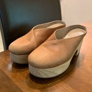 FREE PEOPLE clogs size 8.5